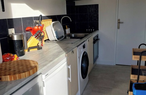 Chenac-Saint-Seurin-d'Uzet Apartment | Sunny apartment 12 mins to beach