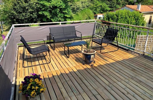 Chenac-Saint-Seurin-d'Uzet Apartment | Sunny apartment 12 mins to beach