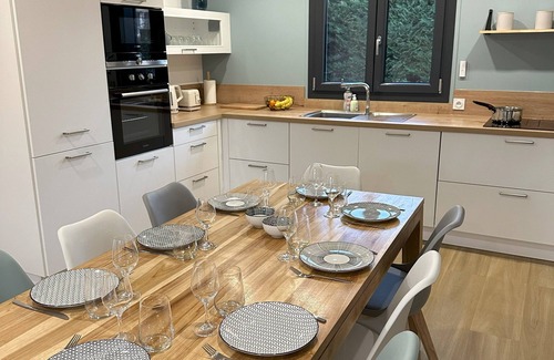 Saint-Genis-les-Ollieres Villa | Sunny House - Villa 4 Chambres - Saint Genis Les Ollières