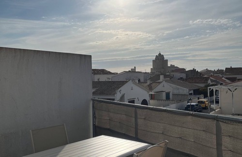 Saintes-Maries-de-la-Mer Apartment | Sunny apartment ☀️ with breathtaking views of Les Saintes, 3 minutes from the beach