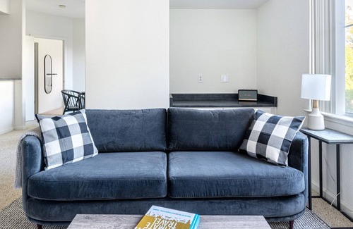 Fremont Apartment | Sunny Fremont 1BR w/ Pool, Gym, W/D, near TJ, WF, BART, by Blueground