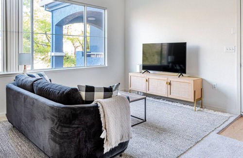 Fremont Apartment | Sunny Fremont 1BR w/ Pool, Gym, W/D, near TJ, WF, BART, by Blueground