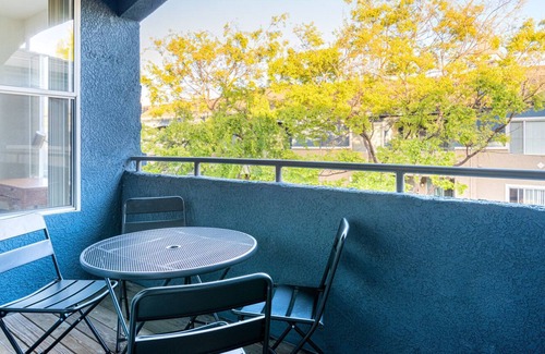 Fremont Apartment | Sunny Fremont 1BR w/ Pool, Gym, W/D, near TJ, WF, BART, by Blueground