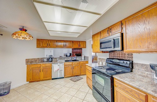 Taylor Ranch House | Sunny, functional, Central NW -Super Clean