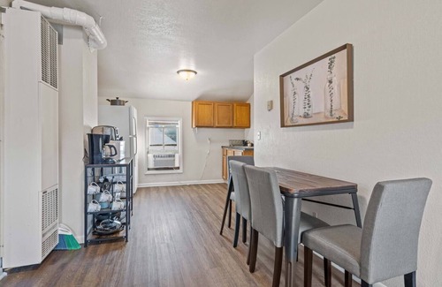 Green Bay Apartment | Sunny, Furnished 2 Bedroom Upper Apt Near Downtown Green Bay