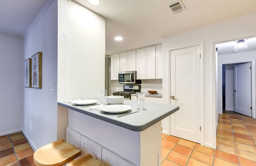 Gainesville House | Sunny Gainesville Home ~ Half-Mi to UF Campus!