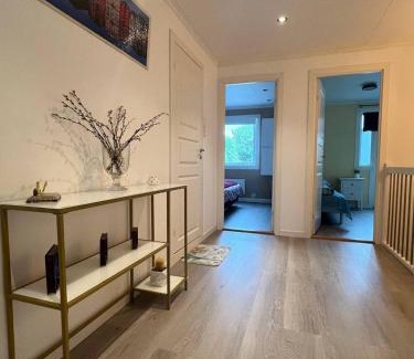 Alesund Apartment | Sunny gateaway Room in Lerstad, Suitable for two guests
