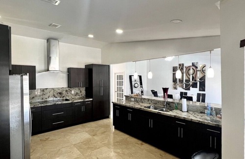 Tamiami House | Sunny Getaway: Relaxing Miami Home