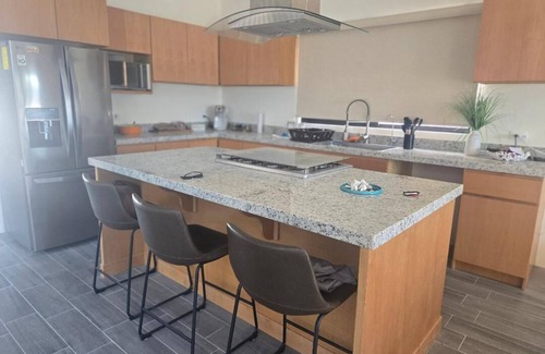 El Centenario House | Sunny getaway with pool in El Centenario, 10-15 min to La Paz. 5 min from ocean