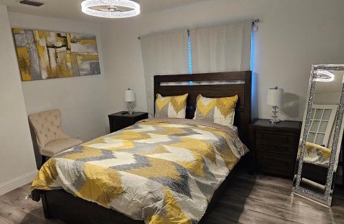 Lauderdale Lakes House | Sunny Goldie