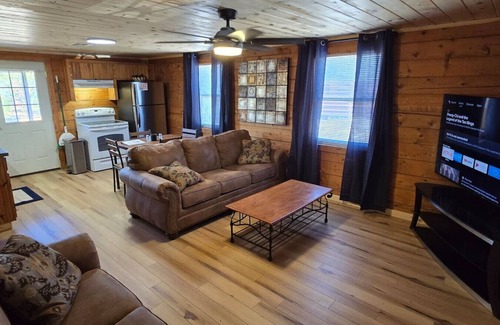 Sulphur Apartment | Sunny Hill at Gamble Hollow