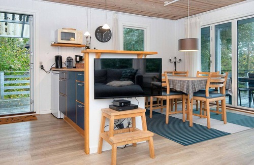 Egsmark Strand House | Sunny Hillside Cottage-By Traum