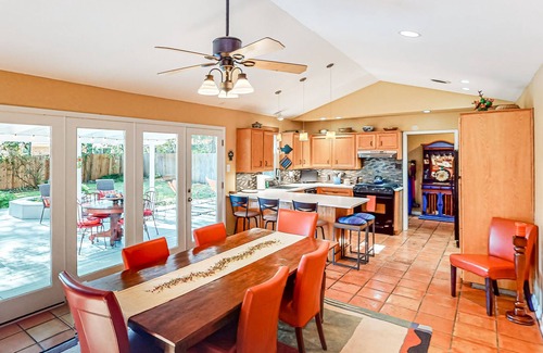 Allandale House | Sunny home in quiet neighborhood, w/ full kitchen, fenced yard, & backyard deck!
