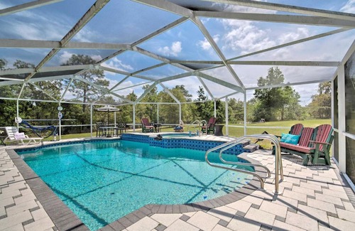 Homosassa House | Sunny Homosassa Escape with Shared Pool and Yard