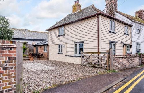 Dymchurch House | Sunny House By The Sea