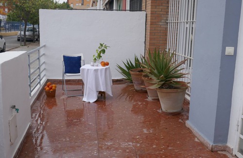 Sevilla Este Ski Chalet | Sunny house in quiet street 800 € weekly