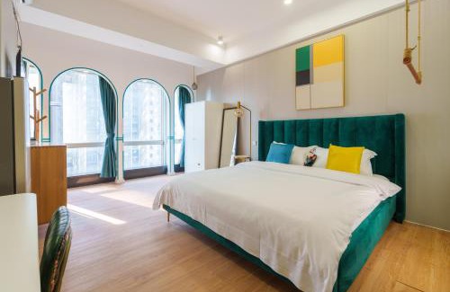 Beijing Road Apartment | Sunny International Apartment From Beijing Road