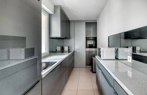 Iselin Apartment | Sunny Iselin 3.5 Room w/Storage, 1min to Local Market