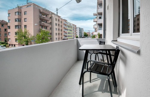 Iselin Apartment | Sunny Iselin 3.5 Room w/Storage, 1min to Local Market