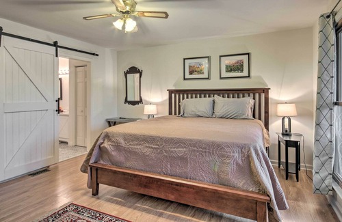 Prosperity House | Sunny Lakefront Escape in Prosperity w/ Dock!