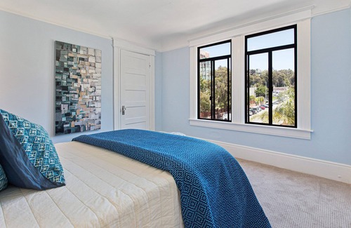 Mission District Apartment | Sunny Large Unit on Two Level in the Mission 4 Bedrooms/3 Bathrooms