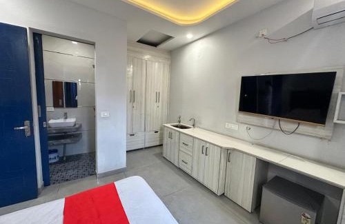Phagwara Hotel | SUNNY LUXURIOUS STAY - Comfort with Luxury Feel - Near LPU & Phagwara