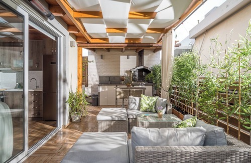 Agios Dimitrios Apartment | Sunny Luxury Apartment 02