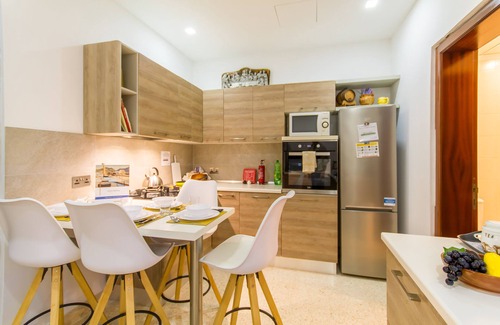 Kalkara House | Sunny Maltese townhouse Madonnina Kalkara, Kalkara, Malta