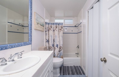 Tree Section House | Sunny Manhattan Beach Oasis with Lightning Fast Internet and a Peloton Bike