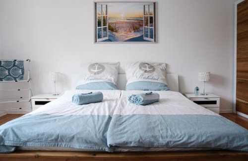 Mitte Apartment | Sunny Maritime Apartment near Hannover central station