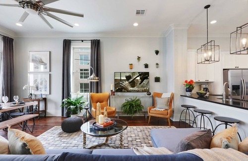 Bywater House | Sunny, Midcentury Luxury Home, near French Quarter