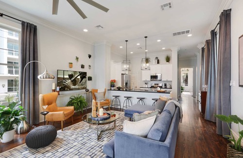 Bywater House | Sunny, Midcentury Luxury Home, near French Quarter