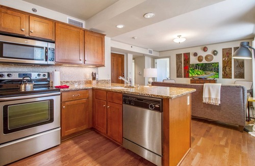 Midtown Apartment | Sunny Midtown 2BD/BA Central Location!