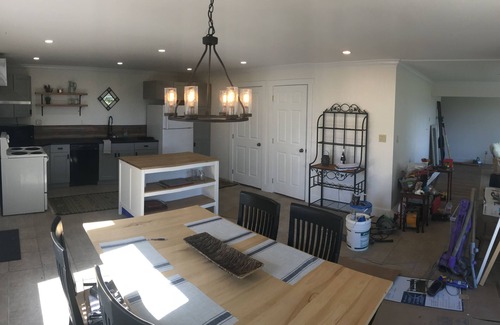 Salt Spring Island House | Sunny modern 2 bdrm farmhouse apartment on 13 rural acres; sea and ocean views