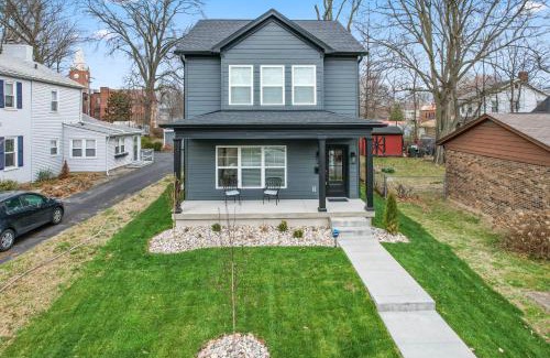 Jeffersonville House | Sunny & modern Derby house