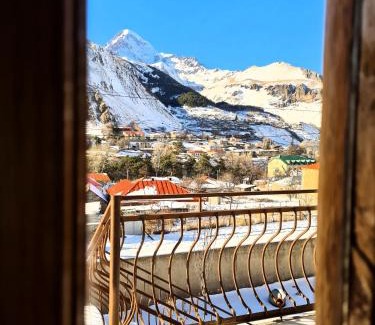 Gergeti House | Sunny Mountain House
