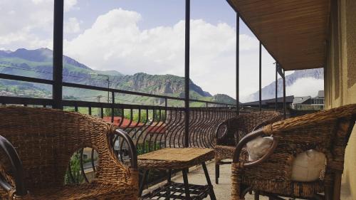 Gergeti House | Sunny Mountain House