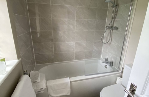 Bourton Bed & Breakfast | Sunny Nest