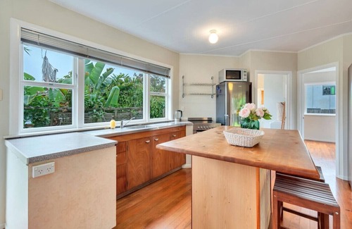 Grey Lynn House | Sunny and Cosy Home near Western Springs