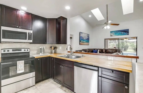 Wellington House | Sunny Oasis/Pool/Top Location/Big Patio/10 ppl