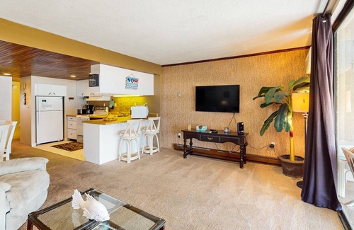 North Ocean City Condo | Sunny - ocean front condo w/beach views, balcony, shared pool, full kitchen & AC