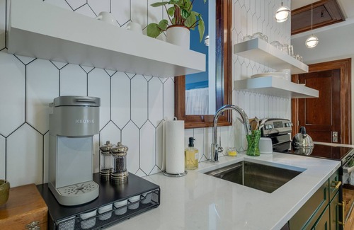 Eastwood House | Sunny, Open & Spacious Private Carriage House in a peaceful neighborhood!