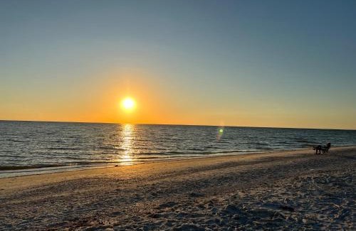 Pass-a-Grille House | Sunny PaG Island rental with bikes just steps2beach