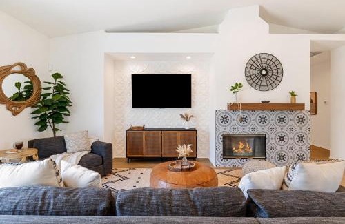 Indio House | Sunny Palms by AvantStay Near Empire Polo Club