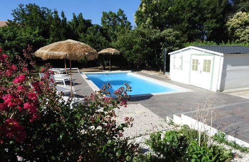 Millas House | SUNNY PARENTHESE VILLA WITH POOL AND GARDEN