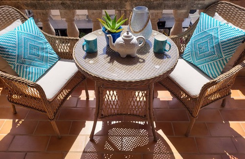 Arta Apartment | SUNNY PENTHOUSE ON THE MAIN PEDESTRIAN STREET. MEDIEVAL CASTLE VIEWS