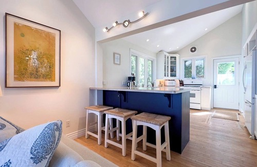 Central Huron Cottage | Sunny Pines-Front row to best sunsets in the world