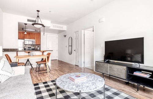 Los Angeles Apartment | Sunny Playa del Rey 1BR w/W/D, Gym, Pool, 5 min to beach, by Blueground