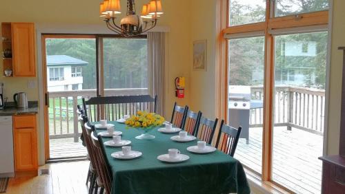 Seguin Resort | Sunny Point Resort
