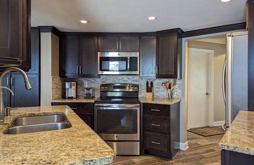 Venice Gardens House | Sunny Poolside Retreat in Venice Florida!